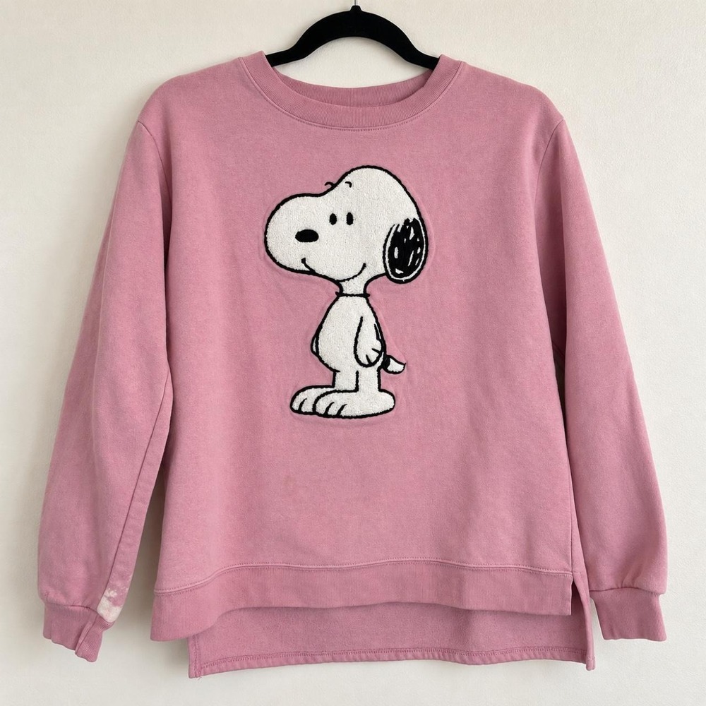 Peanuts Snoopy Pink Sweatshirt • Medium